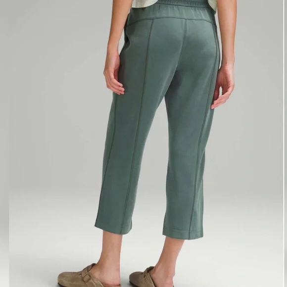 lululemon Softstreme Cropped Pant Dark Forest Size 4, 24” - Picture 2 of 6